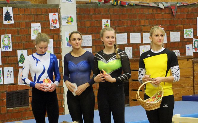 Andrang bei Weihnachtsturnen (Foto: Karl-Heinz Herrmann) Andrang bei Weihnachtsturnen (Foto: Karl-Heinz Herrmann)