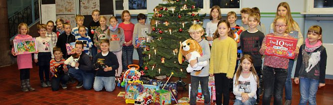 Wieder Spielzeug f&uuml;r die Tafel gespendet (Foto: Karl-Heinz Herrmann)