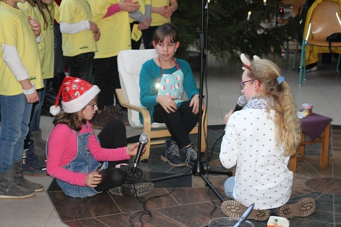 Weihnachtskonzert in der Franzbergschule (Foto: Karl-Heinz Herrmann) Weihnachtskonzert in der Franzbergschule (Foto: Karl-Heinz Herrmann)