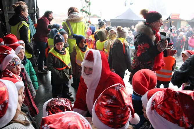 Weihnachtsmarkt in Sondershausen eröffnet (Foto: Karl-Heinz Herrmann) Weihnachtsmarkt in Sondershausen eröffnet (Foto: Karl-Heinz Herrmann)