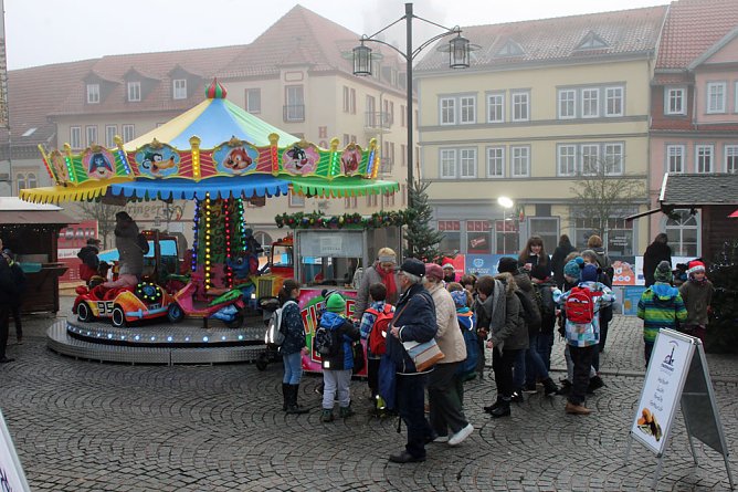 Weihnachtsmarkt in Sondershausen eröffnet (Foto: Karl-Heinz Herrmann) Weihnachtsmarkt in Sondershausen eröffnet (Foto: Karl-Heinz Herrmann)