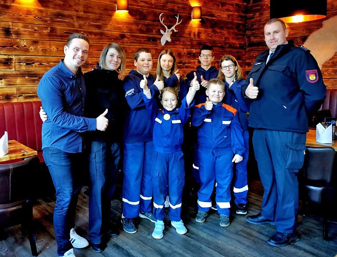 Spendenübergabe an das Kinderhospiz Tambach-Dietharz (Foto: Lisa Schäfer) Spendenübergabe an das Kinderhospiz Tambach-Dietharz (Foto: Lisa Schäfer)