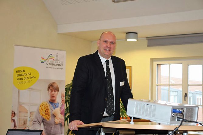 G&uuml;tezertifikate f&uuml;r Technisches Sicherheitsmanagement &uuml;bergeben (Foto: Karl-Heinz Herrmann)