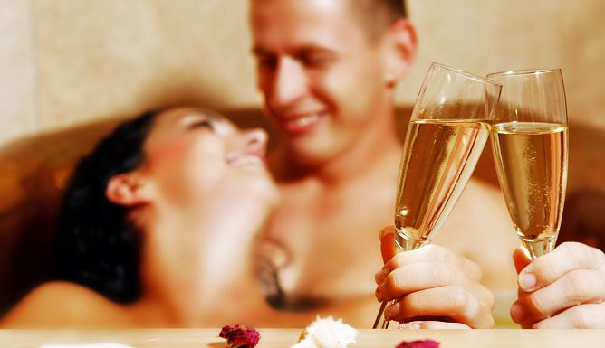 Romantischer Valentinstag in der Kyffh&auml;user-Therme (Foto: Kyffh&auml;user Therme)