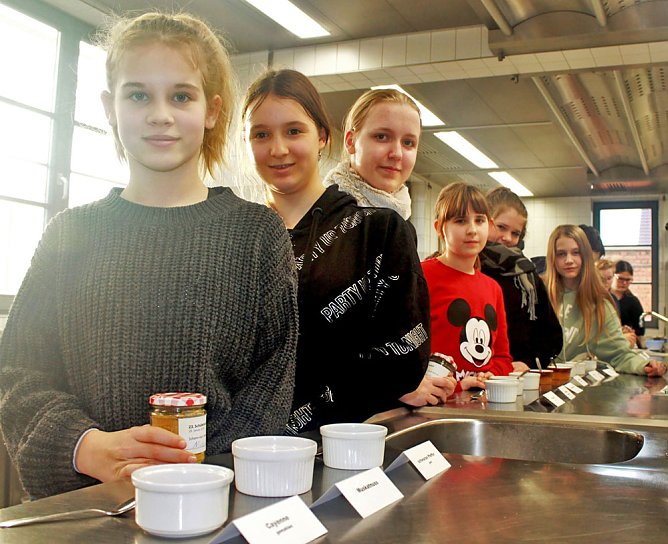 Sch&uuml;lerkochteam (Foto: Stadtwerke Sondershausen)