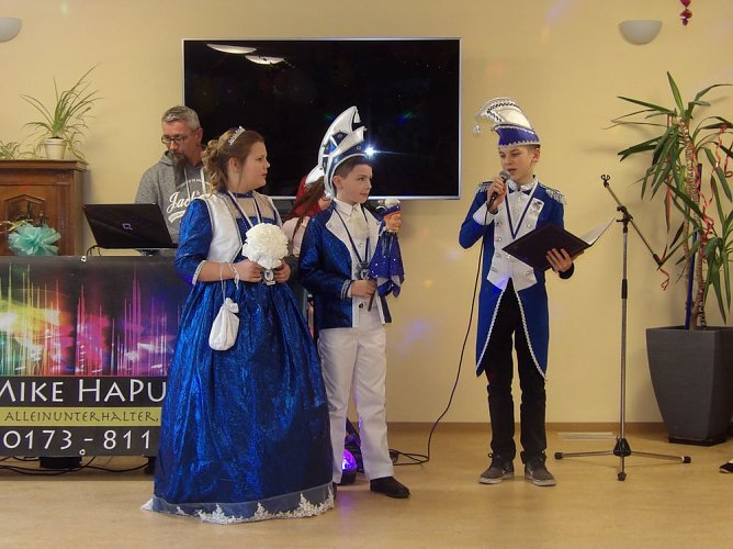 Faschingsfeier in der Tagespflege der VOLKSOLIDARIT&Auml;T (Foto: Tagespflege &Ouml;stertal)