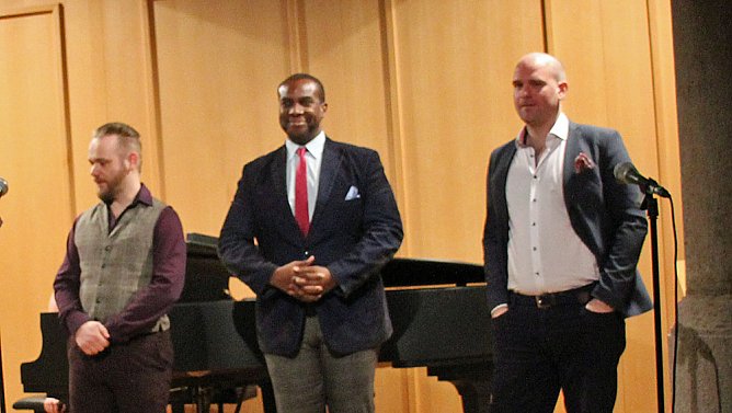 Feuerwerk der Musik (Foto: Karl-Heinz Herrmann) Feuerwerk der Musik (Foto: Karl-Heinz Herrmann)