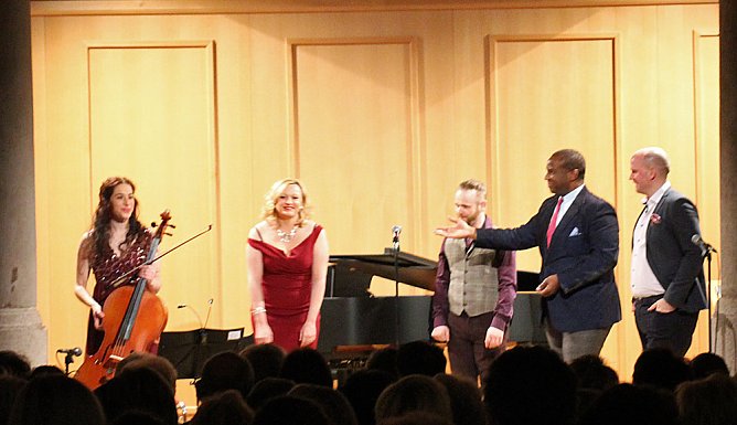 Feuerwerk der Musik (Foto: Karl-Heinz Herrmann) Feuerwerk der Musik (Foto: Karl-Heinz Herrmann)