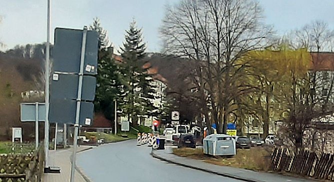 Borntalstraße weiter mit Ampelregelung (Foto: Karl-Heinz Herrmann) Borntalstraße weiter mit Ampelregelung (Foto: Karl-Heinz Herrmann)