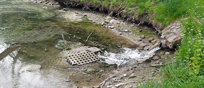 Kleiner Parkteich f&uuml;llt sich wieder (Foto: Karl-Heinz Herrmann)