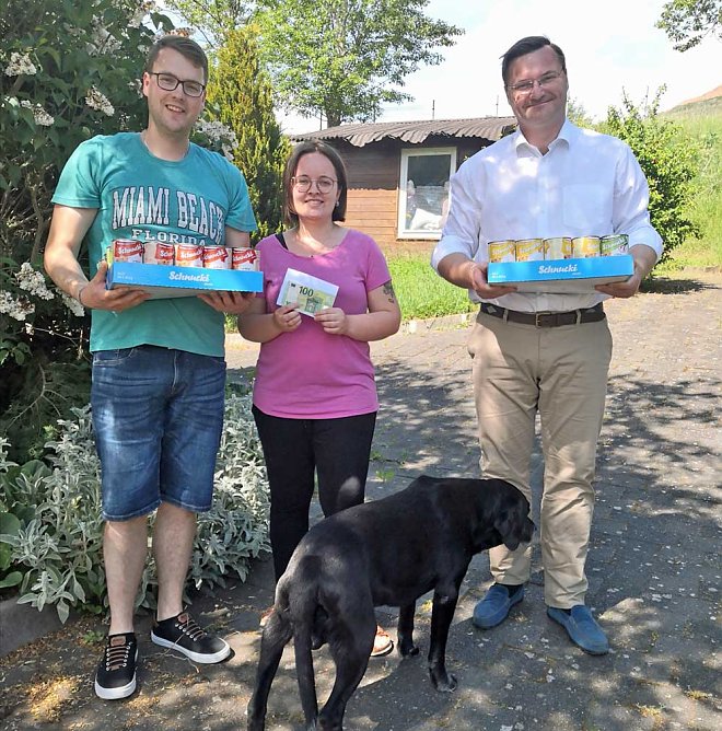 Landtagsabgeordneter Schard besucht und unterst&uuml;tzt Tierheim (Foto: privat)
