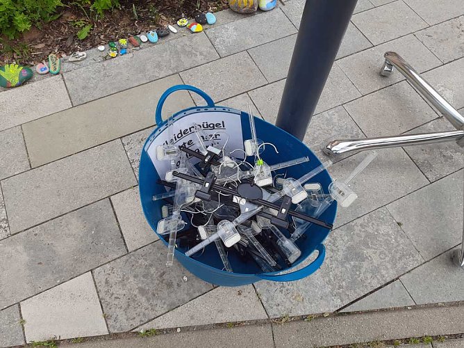 Mittwoch wieder Mitmacht&uuml;te abholen (Foto: Karl-Heinz Herrmann)