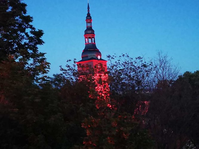 &Uuml;ber Bad Frankenhausen leuchtete es ROT (Foto: Licht produktiv)