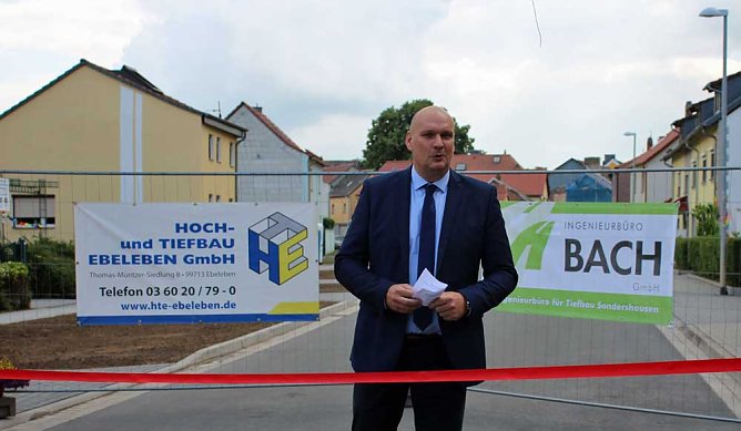 Aufatmen in Jecha, der Verkehr rollt wieder (Foto: Karl-Heinz Herrmann) Aufatmen in Jecha, der Verkehr rollt wieder (Foto: Karl-Heinz Herrmann)