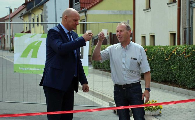Aufatmen in Jecha, der Verkehr rollt wieder (Foto: Karl-Heinz Herrmann) Aufatmen in Jecha, der Verkehr rollt wieder (Foto: Karl-Heinz Herrmann)