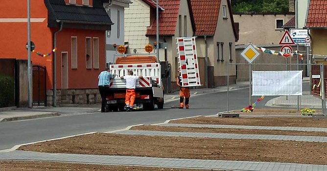 Aufatmen in Jecha, der Verkehr rollt wieder (Foto: Karl-Heinz Herrmann) Aufatmen in Jecha, der Verkehr rollt wieder (Foto: Karl-Heinz Herrmann)