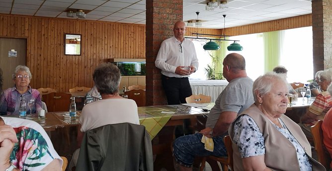 Bürgermeister Grimm überraschend im WB 4 zu Gast (Foto: Thomas Leipold) Bürgermeister Grimm überraschend im WB 4 zu Gast (Foto: Thomas Leipold)