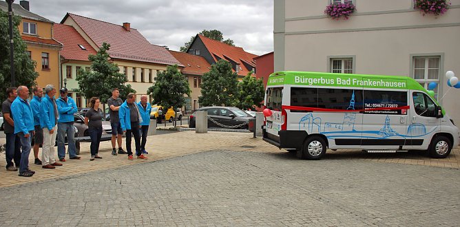 Startschuss f&uuml;r B&uuml;rgerbus in Bad Frankenhausen (Foto: Karl-Heinz Herrmann)
