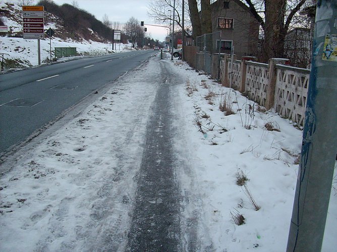 Winterdienst (Foto: Karl-Heinz Herrmann) Winterdienst (Foto: Karl-Heinz Herrmann)