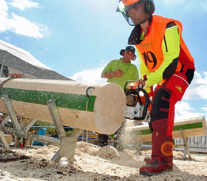 Trendberuf Forstwirt hei&szlig; umworben (Foto: Dr. Horst Spro&szlig;mann - Th&uuml;ringenForst)