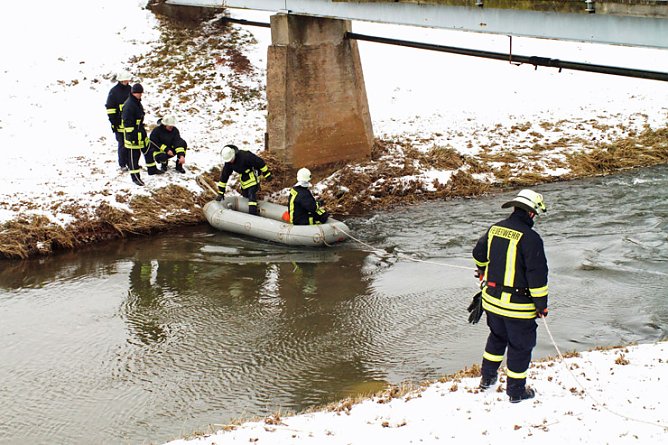 Geborgenes Nummernschild (Foto: G&uuml;nter Herting)