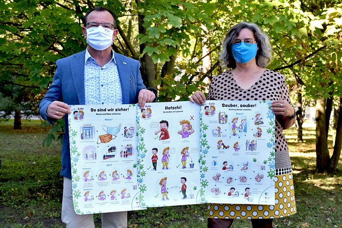 Altersgerechte Erkl&auml;r-Plakate f&uuml;r Sch&uuml;lerinnen und Sch&uuml;ler (Foto: DRK Landesverband Th&uuml;ringen)