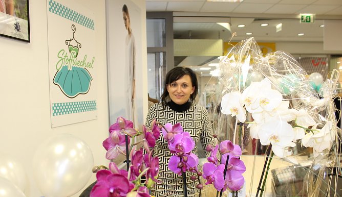 Kerstin R&auml;nke in ihrem Gesch&auml;ft (Foto: emw)