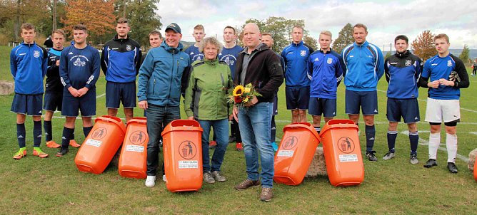 Der VfB Oldisleben bedankt sich f&uuml;r solide Papierk&ouml;rbe (Foto: B. Wollweber)