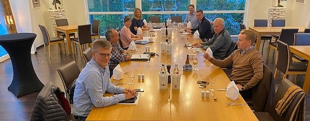 Von links: Andr&eacute; Materlik, Dr. Dirk Vetter, Claudia Rheinl&auml;nder, Carina-Schmidt-Pf&ouml;rtner, Thomas Seeber, Niels Neu, Hans-Joachim Junker und Marcel K&uuml;bler. (Foto: NUV)