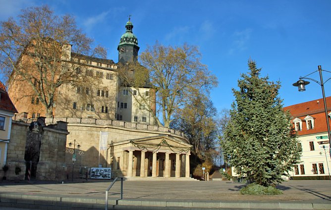 Auch in Sondershausen steht der Weihnachtsbaum (Foto: Karl-Heinz Herrmann)