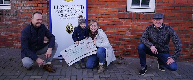 Spende &uuml;bergeben (Foto: privat)