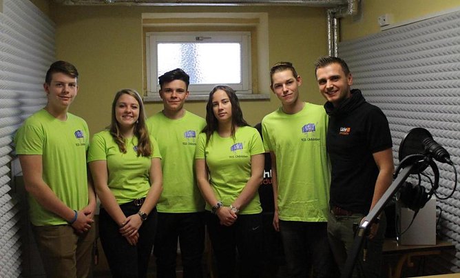 Schülerradiogruppe (Foto: René Haarseim) Schülerradiogruppe (Foto: René Haarseim)