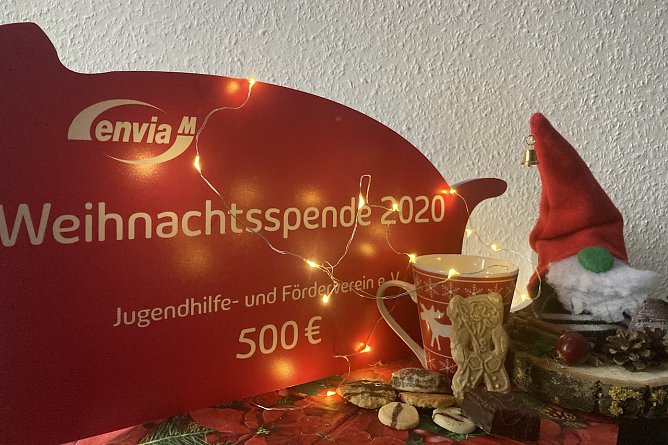 Spende für die Krabbelgruppe (Foto: Silvana Schäffer) Spende für die Krabbelgruppe (Foto: Silvana Schäffer)