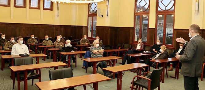 Die Bundedeswehr im Nordhäuser Landratsamt (Foto: J.Piper) Die Bundedeswehr im Nordhäuser Landratsamt (Foto: J.Piper)