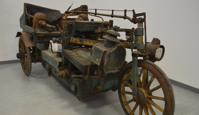 R&auml;tselhafter Scheunenfund - der Ostklassiker Klub hofft auf Hilfe bei der Identifizierung dieses Fahrzeuges (Foto: Hubert Rein)