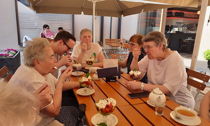 Abkühlung bei heißen Temperaturen (Foto: Verband der Behinderten-Dorothea Kieper) Abkühlung bei heißen Temperaturen (Foto: Verband der Behinderten-Dorothea Kieper)