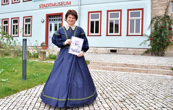 Kati Kaiser vor dem wieder eröffneten Langensalzaer Stadtmuseum (Foto: M.Fromm) Kati Kaiser vor dem wieder eröffneten Langensalzaer Stadtmuseum (Foto: M.Fromm)