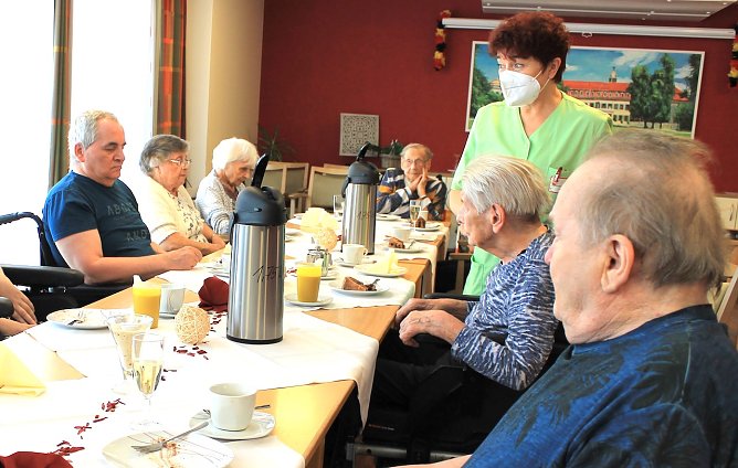 Kleine EM-Feier in der AWO Seniorenresidenz  (Foto: AWO Seniorenresidenz)