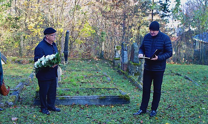 v.l.Dr. Thiele, Bürgermeister Steffen Grimm (Foto: Eva Maria Wiegand) v.l.Dr. Thiele, Bürgermeister Steffen Grimm (Foto: Eva Maria Wiegand)