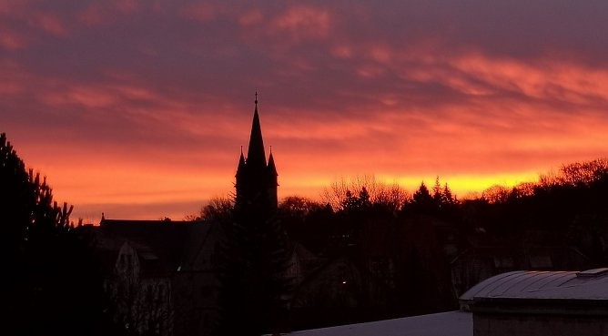 Sonnenaufgang über Sondershausen (Foto: Thomas Leipold) Sonnenaufgang über Sondershausen (Foto: Thomas Leipold)