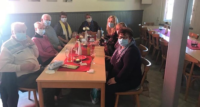 Selbsthilfegruppe "Amadeus" mit neuen Masken (Foto: Regina Lehmann) Selbsthilfegruppe "Amadeus" mit neuen Masken (Foto: Regina Lehmann)