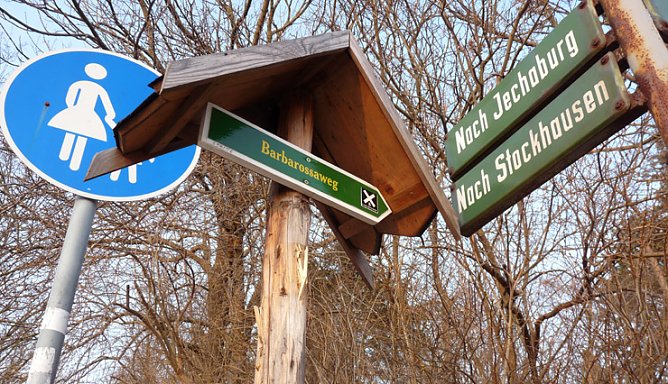 Wanderwegweiser (Foto: Karl-Heinz Herrmann)