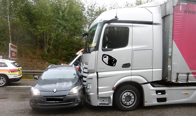 Ungew&ouml;hnlicher Unfall auf der A 71 (Foto: Autobahnpolizei)