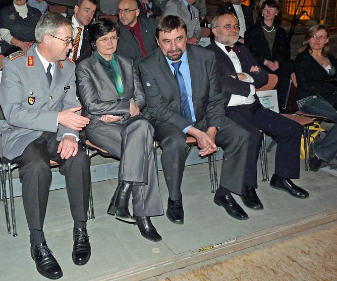 Gelöbnis unter Tage (Foto: Karl-Heinz Herrmann) Gelöbnis unter Tage (Foto: Karl-Heinz Herrmann)