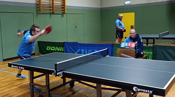 Rene Engel (li.) steuerte 2,5 Punkte zum Sieg bei (Foto: B.Bilke) Rene Engel (li.) steuerte 2,5 Punkte zum Sieg bei (Foto: B.Bilke)