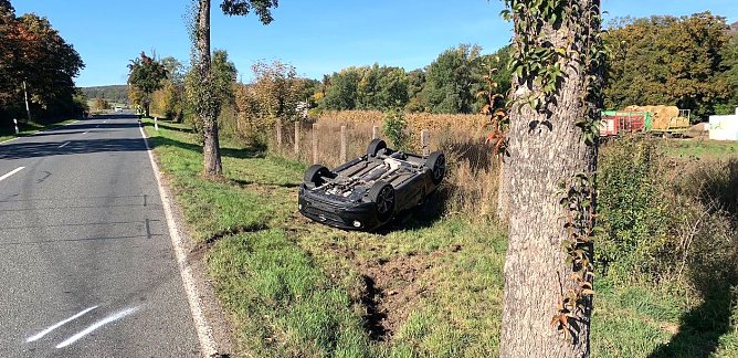 Überschlag beim Überholmanöver verursachte hohen Sachschaden (Foto: S. Diezel) Überschlag beim Überholmanöver verursachte hohen Sachschaden (Foto: S. Diezel)