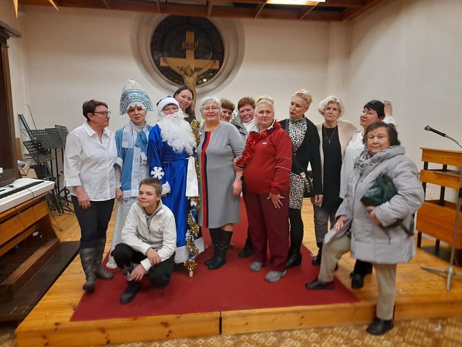 Weihnachtsfeier bei Kontakt gemeinsam mit Freunden vom WB 4 (Foto: Thomas Leipold)