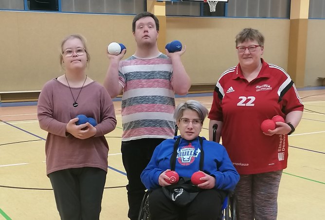Sektion Hallenboccia des BRSG-KYFFH&Auml;USER;  v.l.n.r: Merrit Maly, Max K&auml;mmerer, Simona Bornemann, Mannschaftsleitung: Carolin Eberth  (Foto: Carolin Eberth)