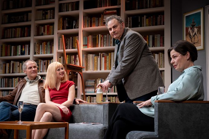 Die Kehrseite der Medaille (Foto: Theater Rudolstadt) Die Kehrseite der Medaille (Foto: Theater Rudolstadt)