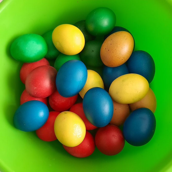 Farbenfrohe Ostereier zum Fest (Foto: Harald Kahnstedt)